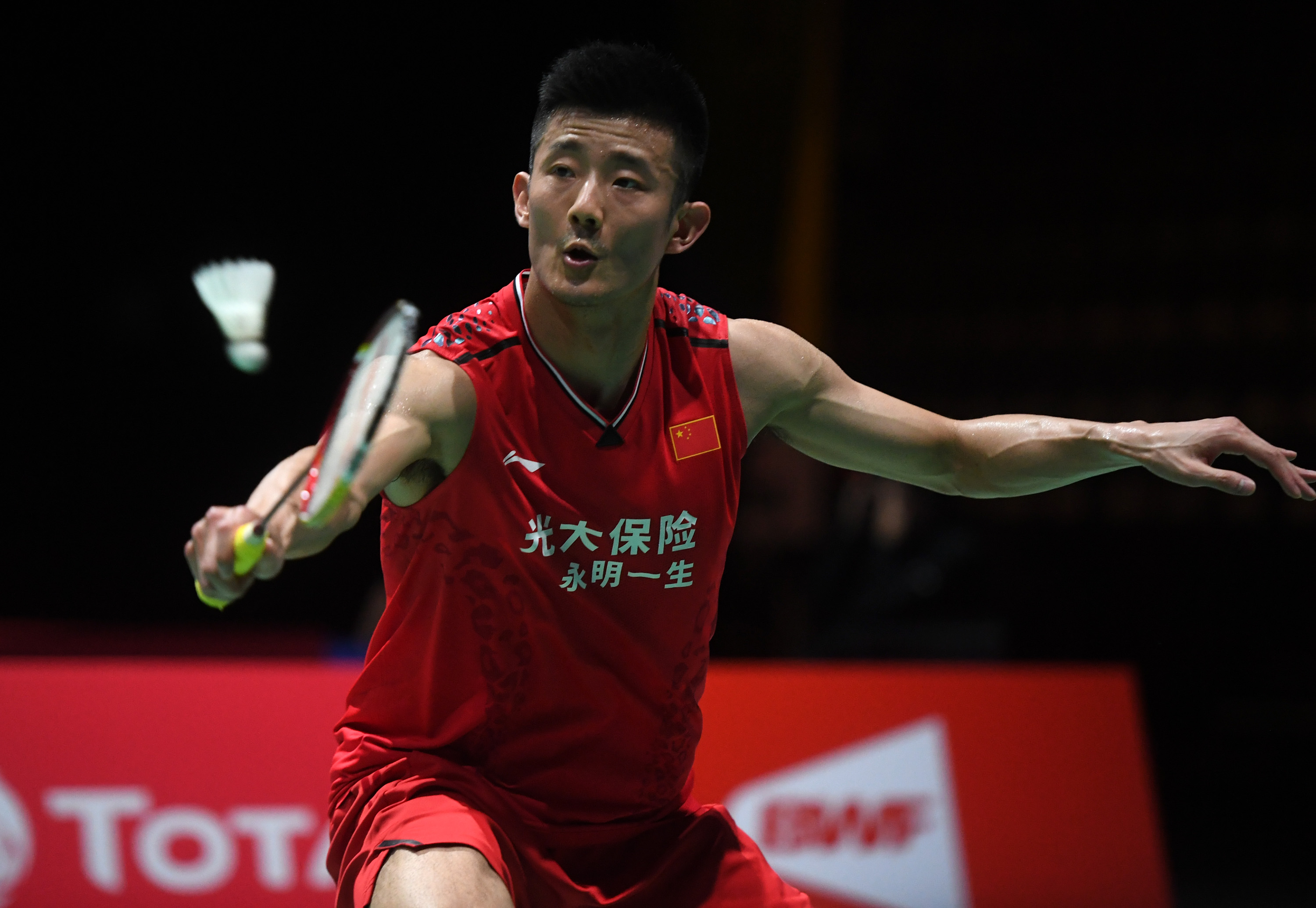 关于日本羽毛球队完胜马来西亚羽毛球队，谌龙高光表现的信息