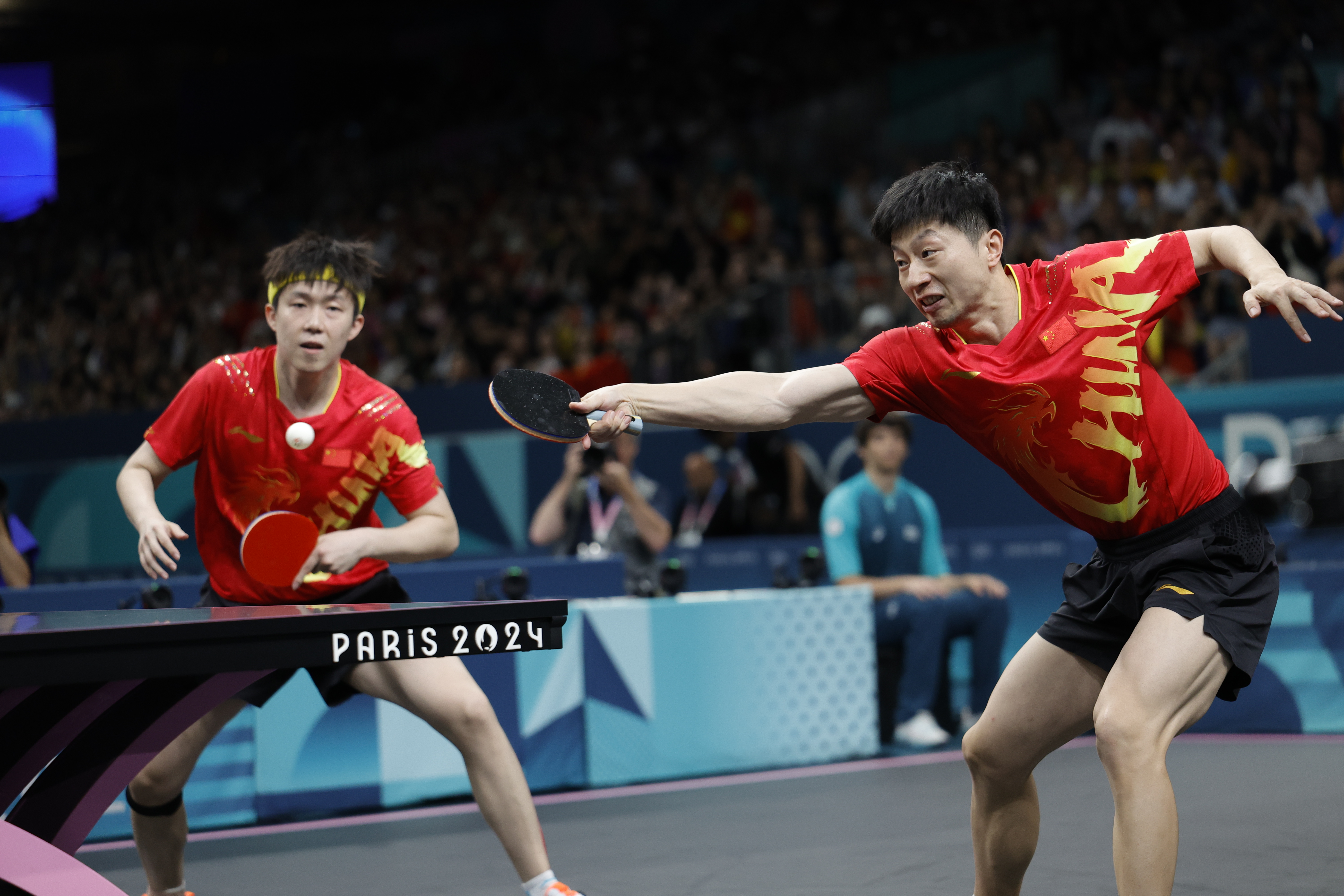 瑞典队力克英格兰队，马龙关键制胜