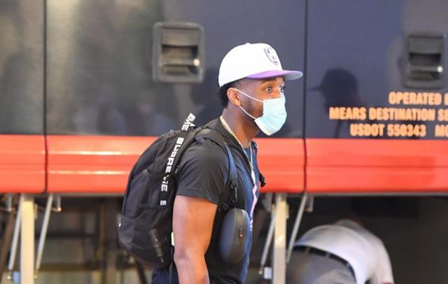 火箭横扫掘金，郭艾伦点燃赛场