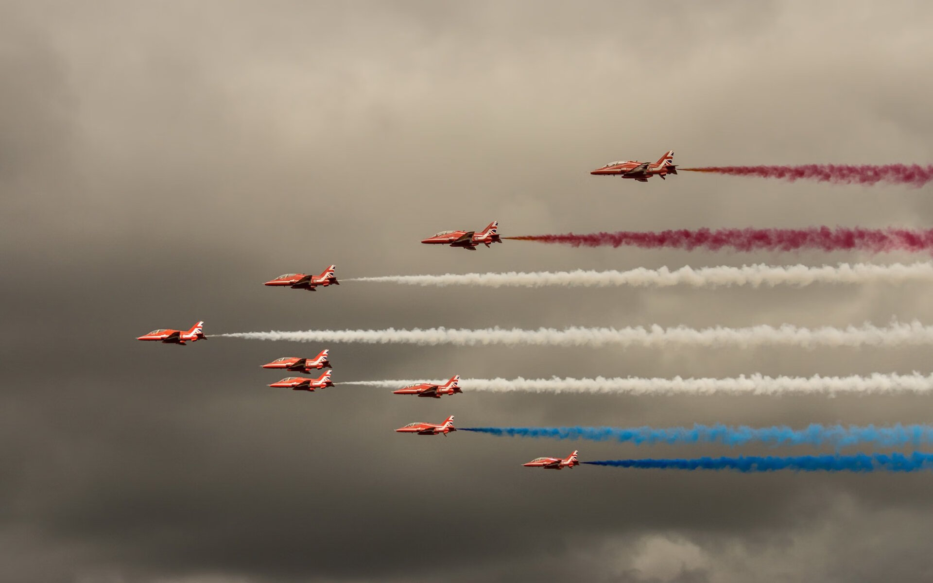 囚笼重铸,当王皓的球拍点燃沉默的信仰