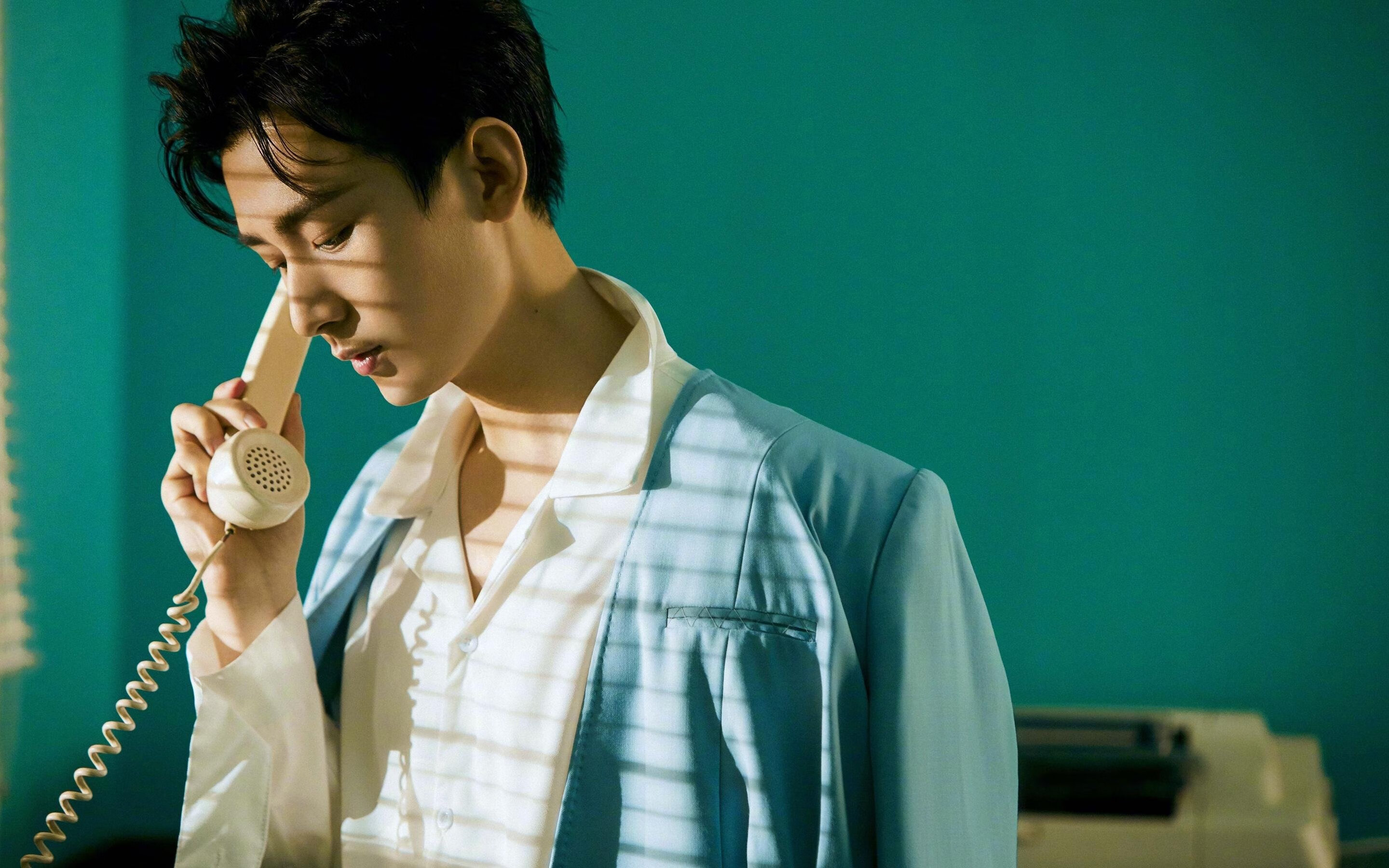 双重定义的夜，从维斯塔潘的F1揭幕战到布克的单骑救主